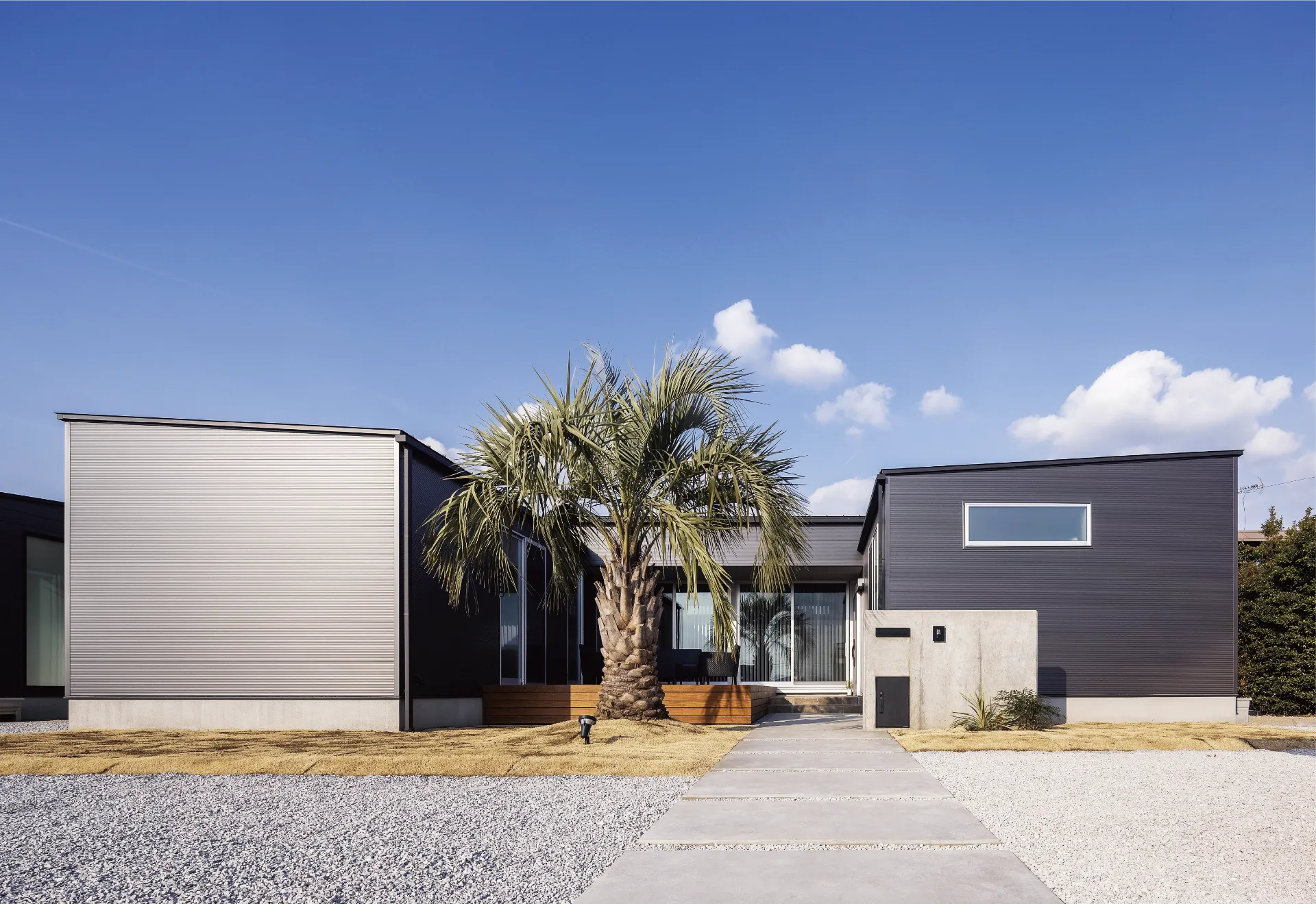 Sea side ～素材が光る平屋～